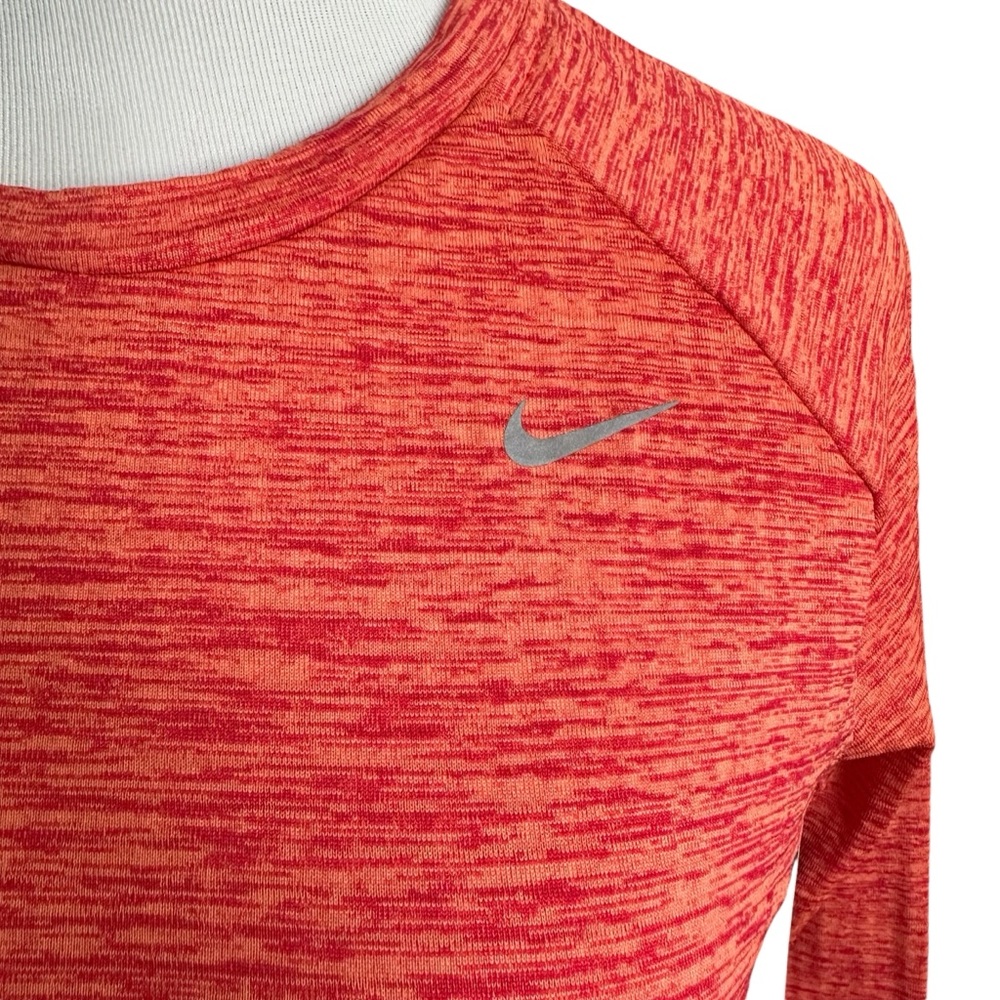Nike Dri-Fit Therma Sphere Element Top - Picture 4 of 11